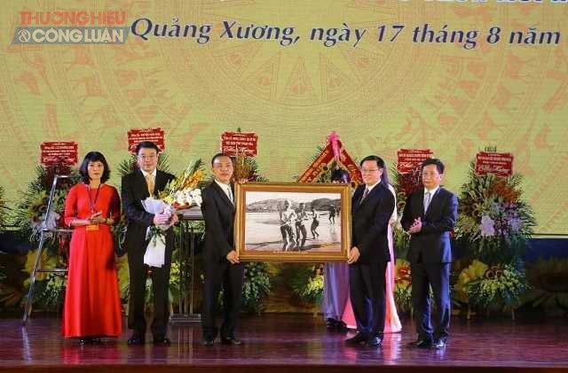 Quảng Xương (Thanh Hóa): Đón bằng công nhận đạt chuẩn nông thôn mới - Hình 2