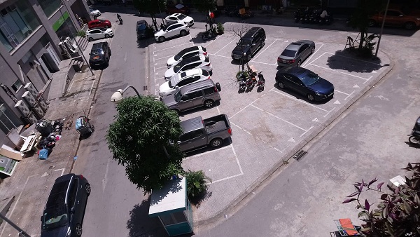 Cư dân Chung cư, nhà liền kề C14 Bắc Hà bức xúc vì vỉa hè, lối đi chung bị “chiếm dụng”
