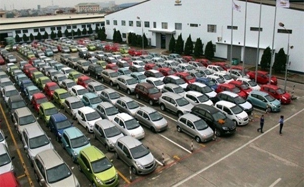 Nhập khẩu ô tô tăng đột biến tới 500%