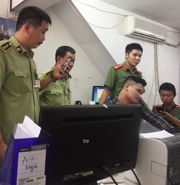 Hà Nội: Lật tẩy website bán điện thoại Samsung S10+ ‘chính hãng’ giá siêu rẻ - Hình 1