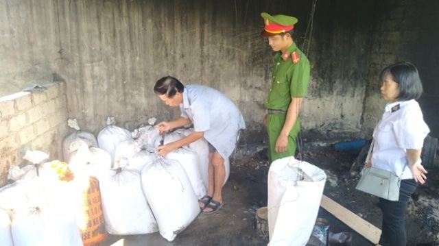 Hà Tĩnh: Bắt quả tang cơ sở chế biến hơn 5 tạ mỡ bò 'bẩn'