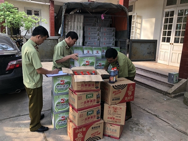 Lạng Sơn: Thu giữ hơn 1.800 sản phẩm nhập khẩu lậu từ Trung Quốc - Hình 1