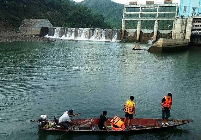 Vụ xả lũ gây chết người ở Nghệ An: Khởi tố 2 cán bộ nhà máy thủy điện Nậm Nơn - Hình 1
