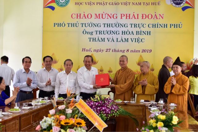 Đoàn công tác của Chính phủ đã đến thăm Học viện Phật Giáo Việt Nam tại Huế
