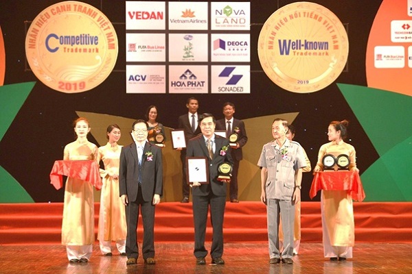 Tổng công ty Sonadezi nhận chứng nhận Top 50 Nhãn hiệu nổi tiếng Việt Nam năm 2019