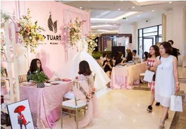 Almaz Mini Wedding Fair - Sự lên ngôi của những sắc màu độc, lạ
