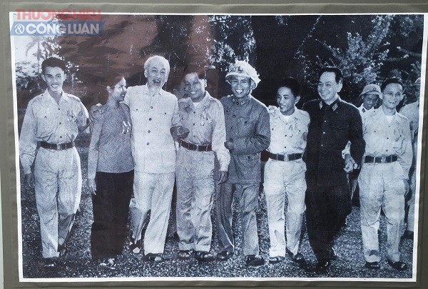 Gần 2.000 h&igrave;nh ảnh tư liệu về cuộc đời v&agrave; sự nghiệp của Chủ tịch Hồ Ch&iacute; Minh được trưng b&agrave;y