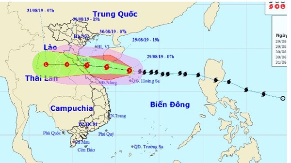 Bão số 4 di chuyển nhanh, Nghệ An - Quảng Trị cấp tốc chống bão