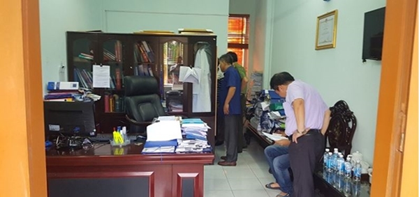 Cơ quan công an đang kiểm tra tại các phòng làm việc của Bệnh viện Đa khoa tỉnh Thái Bình bị kẻ trộm viếng thăm