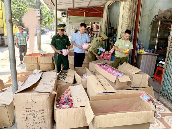 Lạng Sơn: Thu giữ trên 7.000 sản phẩm đồ chơi nhập lậu
