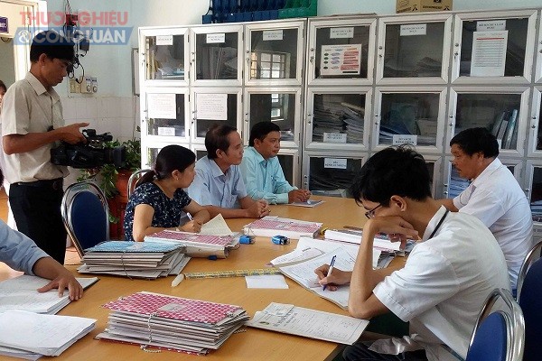 Đoàn công tác của Bộ Y tế kiểm tra tình hình thu dung, điều trị cho bệnh nhân SXH tại Bệnh viện Đa khoa tỉnh Gia Lai