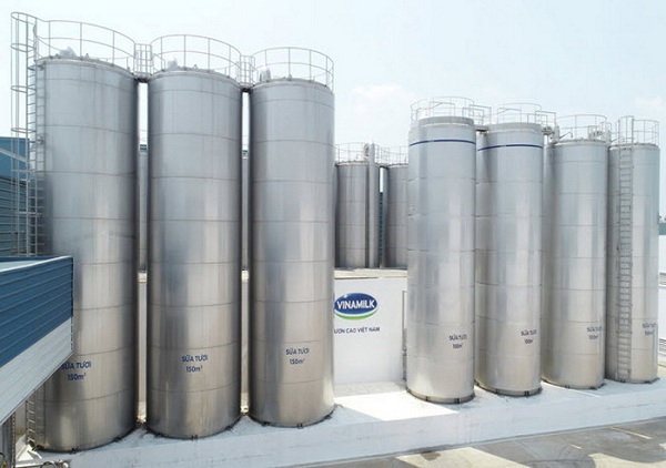 Hệ thống bồn chứa sữa tươi dùng cho sản xuất tại Siêu nhà máy Mega của Vinamilk tại Bình Dương.