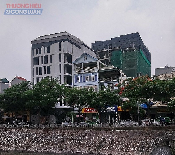 Hà Nội: Hàng loạt công trình vi phạm TTXD tại phường Yên Hòa, trách nhiệm thuộc về ai?