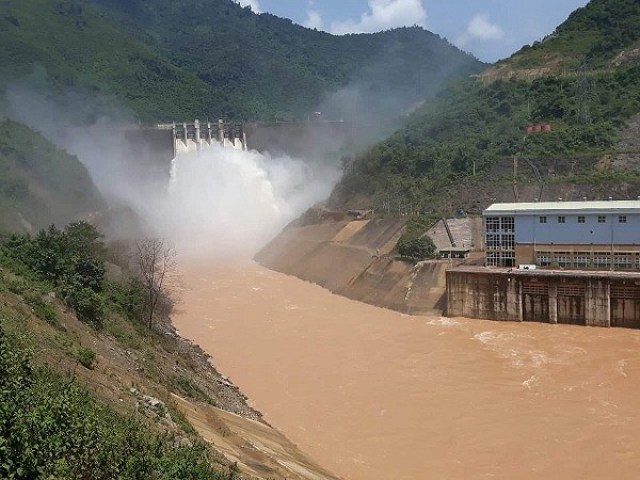 Nhà máy thủy điện Chi Khê tiến hành xả lũ hồ chứa