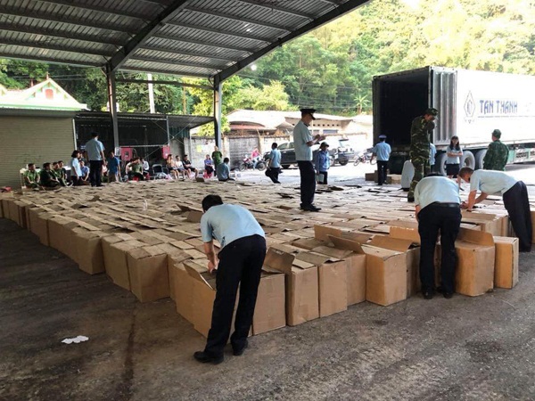 Lạng Sơn: Bắt giữ gần 15 tấn pháo lậu