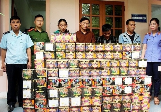 Nghệ An: Bắt giữ nhóm đối tượng buôn pháo lậu số lượng lớn xuyên tỉnh