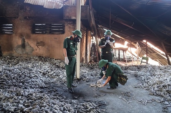 Rạng Đông thừa nhận có 480.000 bóng đèn bị cháy sử dụng thủy ngân lỏng