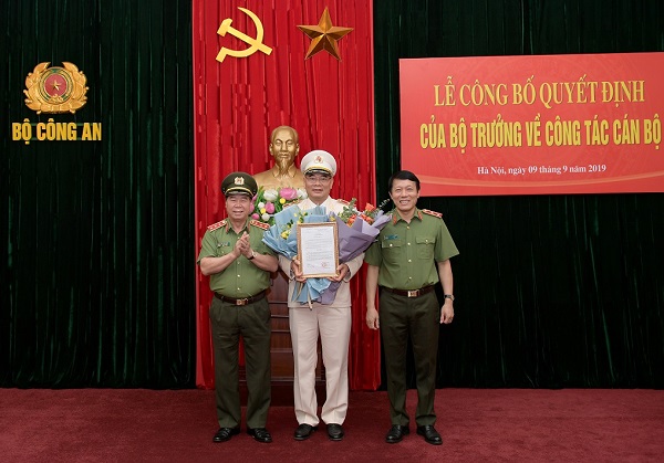 Thứ trưởng Bùi Văn Nam; Thứ trưởng Lương Tam Quang và Chánh Văn phòng Bộ Công an Tô Ân Xô tại buổi Lễ