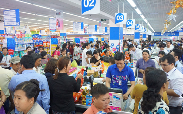 Nhiều chương trình khuyến mãi hấp dẫn đang được áp dụng tại các siêu thị lớn ở Hà Nội