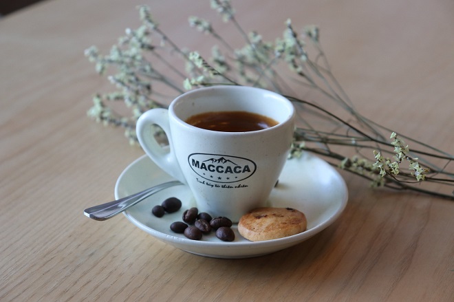 Mỗi sản phẩm được đong đầy tình cảm mà Maccaca Coffee dành tặng cho khách hàng