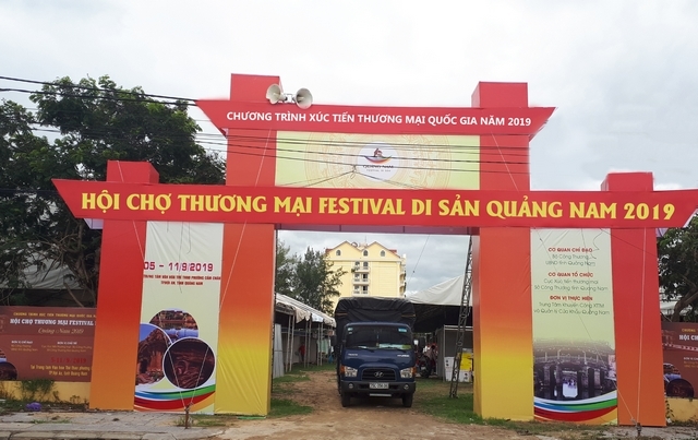 Quảng Nam-Hội chợ Festival Di sản: BTC không quán xuyến chất lượng tất cả sản phẩm tham gia
