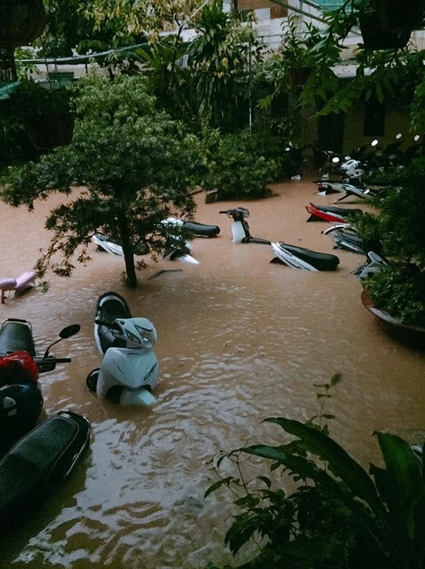 Theo ghi nhận, nhiều nơi ở TP. Thái Nguyên bị ngập sâu gần 1m