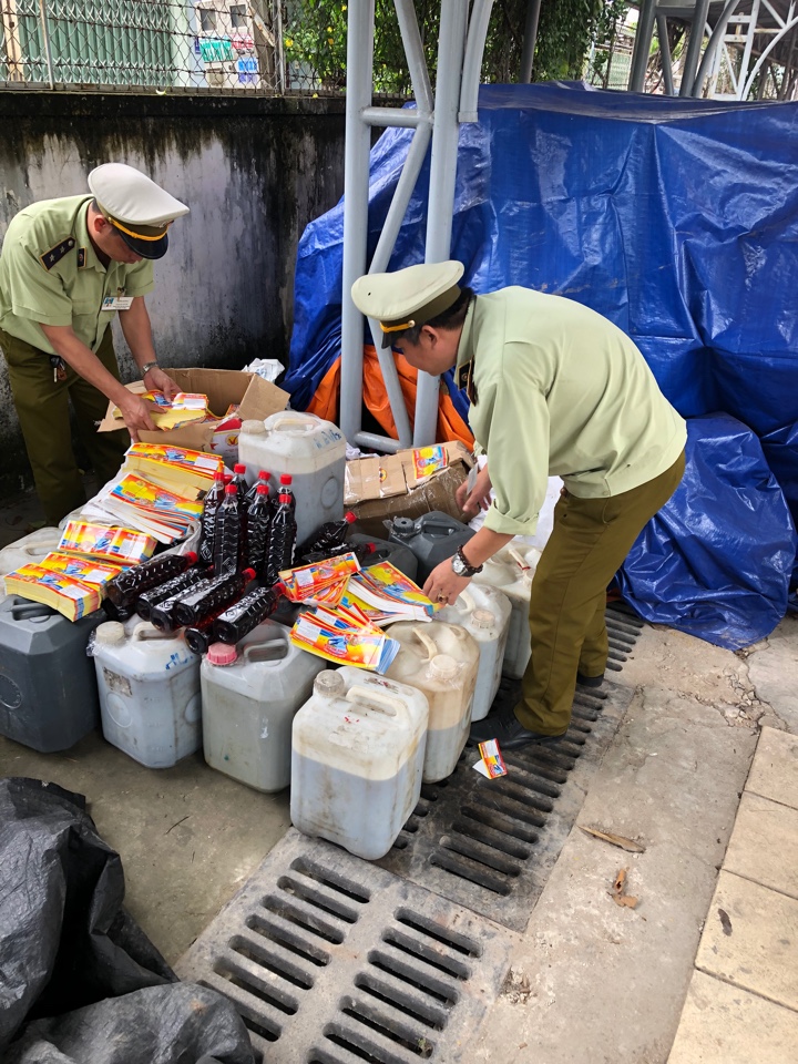 Bình Dương: Phát hiện cơ sở sản xuất nước mắm từ nước lã