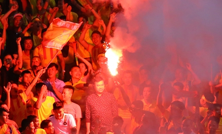 Hiểm họa từ việc đốt pháo sáng