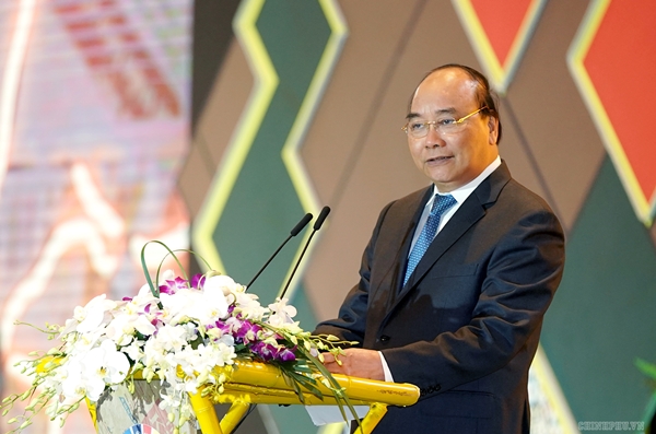 Thủ tướng Chính phủ Nguyễn Xuân Phúc phát biểu tại Hội nghị toàn quốc về phát triển bền vững 2019 (Ảnh: VGP/Quang Hiếu)