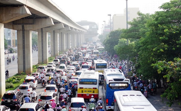 Tuyến đường Nguyễn Trãi - Trần Phú thường xuyên ùn tắc vào giờ cao điể