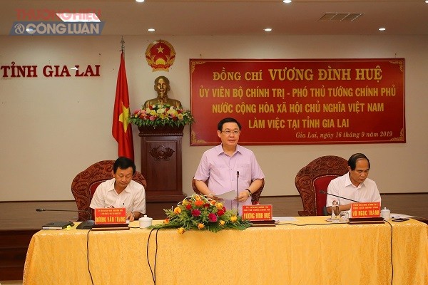 Phó Thủ tướng Vương ĐÌnh Huệ phát biểu tại buổi làm việc