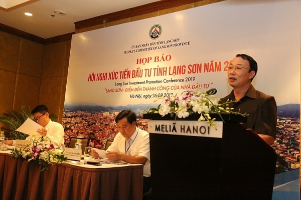 Phó Chủ tịch UBND tỉnh Lạng Sơn, Nguyễn Công Trưởng phát biểu tại hội nghị