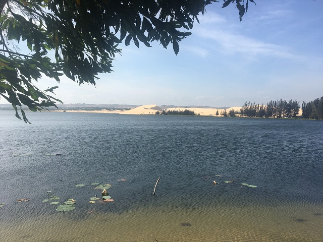 Quang cảnh khu vực UBND huyện ra quyết định khắc phục hậu quả, cưỡng chế