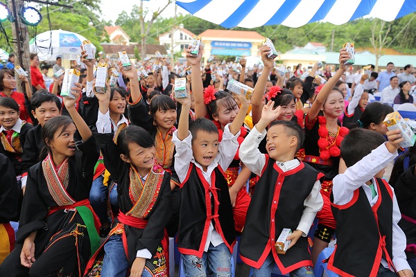 Nơi nào Quỹ sữa Vươn Cao Việt Nam chọn là điểm đến, nơi ấy đều tràn ngập niềm vui và sự xúc động