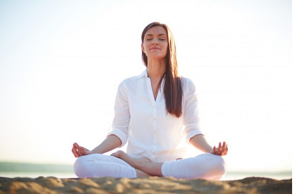 Thiền c&oacute; t&aacute;c dụng l&agrave;m &ecirc;m dịu thần kinh, giảm lo &acirc;u
