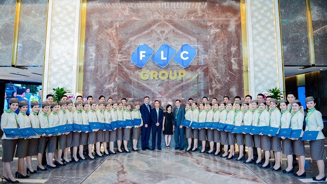 Bức tường đ&aacute; Đỏ V&acirc;n Rồng ấn tượng của FLC STONE tại đại sảnh t&ograve;a nh&agrave; Bamboo Airways