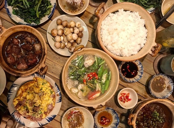 Không chỉ có thắng cảnh đẹp, Việt Nam còn hấp dẫn khách du lịch nước ngoài bởi văn hóa ẩm thực phong phú