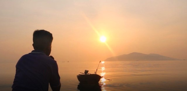 B&igrave;nh minh tr&ecirc;n vịnh