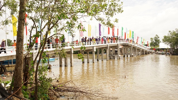 Cầu nối yêu thương số 18 tại tỉnh Kiên Giang.
