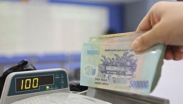 Đề xuất mới về phí rút tiền mặt qua tài khoản thanh toán tại NHNN