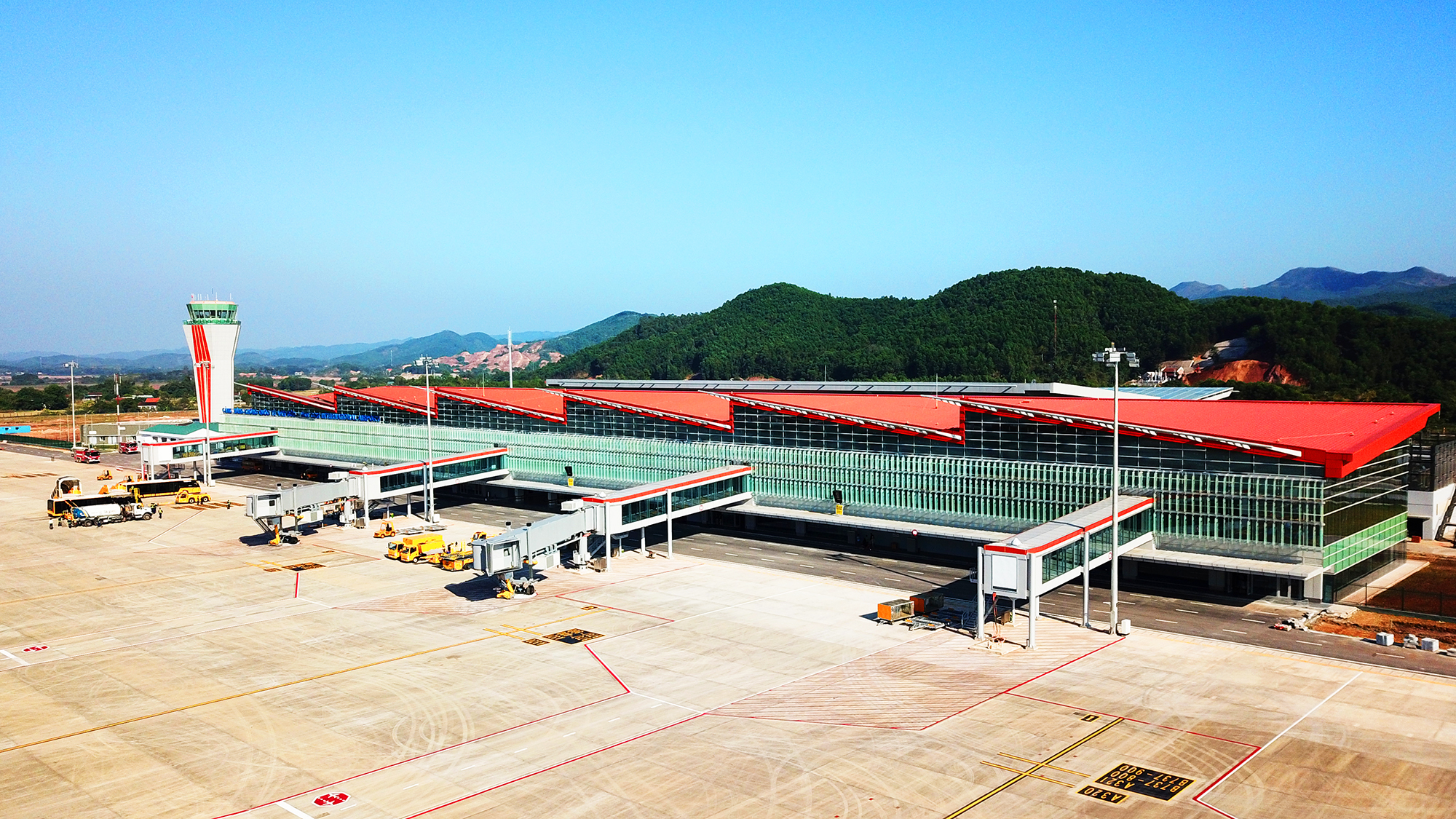S&acirc;n bay quốc tế V&acirc;n Đồn tiếp sức cho du lịch Quảng Ninh bứt ph&aacute;