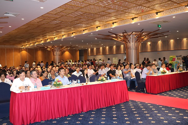 Quang cảnh h&ocirc;̣i thảo