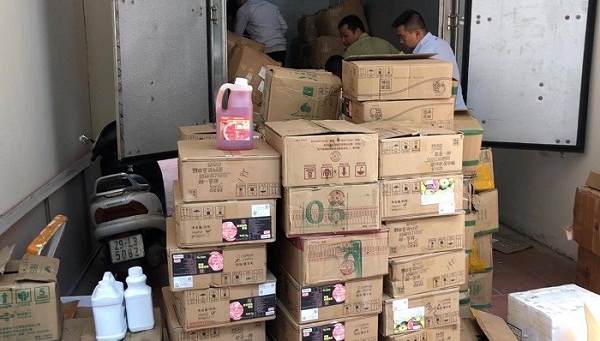 Hà Nội: Thu giữ lô hàng nguyên liệu trà sữa không rõ nguồn gốc