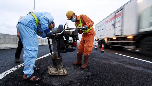 Bỏ quỹ bảo trì nhưng vẫn thu phí phương tiện