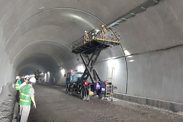 Đào thông ống hầm Hải Vân 2, vượt tiến độ 6 tháng