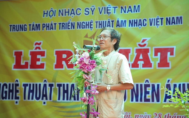 Nhạc sĩ Thao Giang – Giám đốc Trung tâm Phát triển Nghệ thuật Âm nhạc Việt Nam phát biểu tại buổi lễ