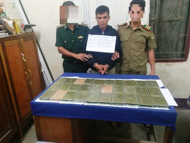 Bộ đội Biên phòng Thanh Hóa bắt 2 đối tượng vận chuyển 32 bánh heroin
