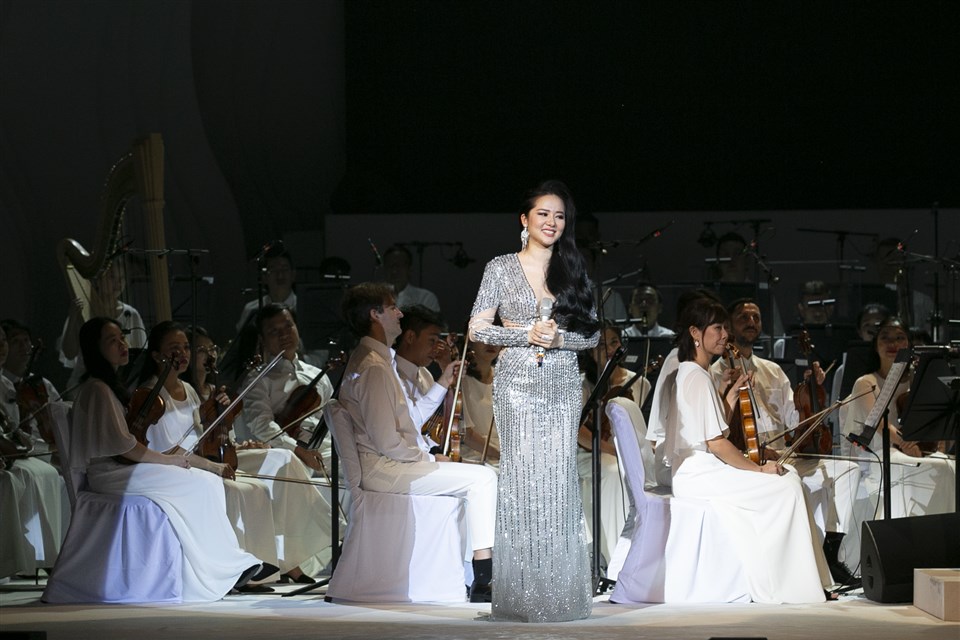 Một số hình ảnh tại buổi Live-concert Trăng Hát của ca sĩ Phạm Thùy Dung