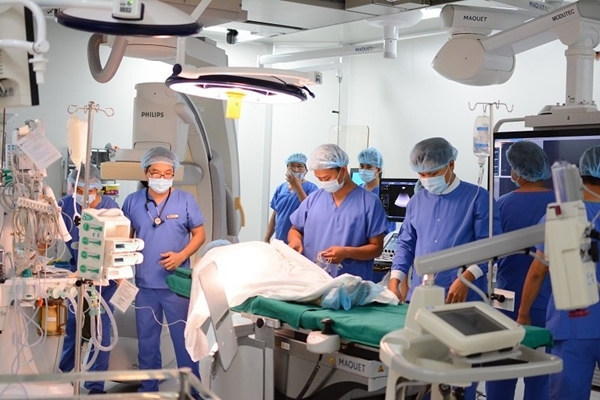 Thoát “nỗi lo kép” trước khi lên bàn mổ tim