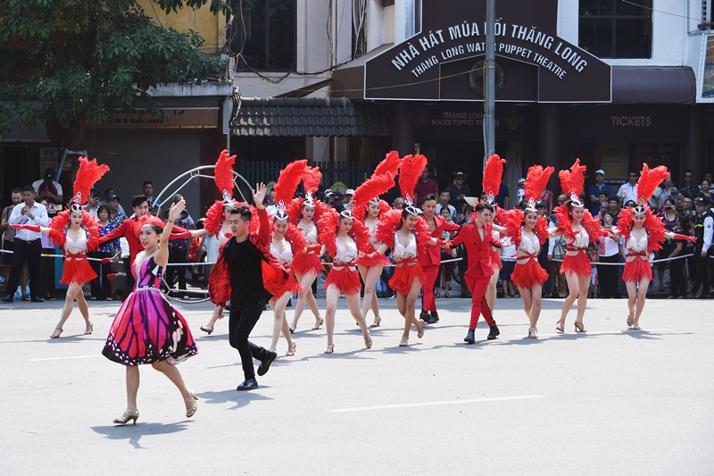 Ngày 6/10/2019 tới, lễ hội Carnival đường phố với sự tham gia biểu diễn của gần 100 nghệ sĩ chuyên nghiệp trong nước và quốc tế sẽ diễn ra tại phố đi bộ Hồ Gươm, nhằm chào mừng “65 năm Giải phóng Thủ đô”.